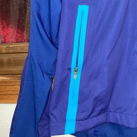 Blue Nike running sweatshirt - Picture 2 of 7